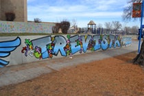 PHO-Horace Mann Middleschool Mural-Metro Volunteers.jpg