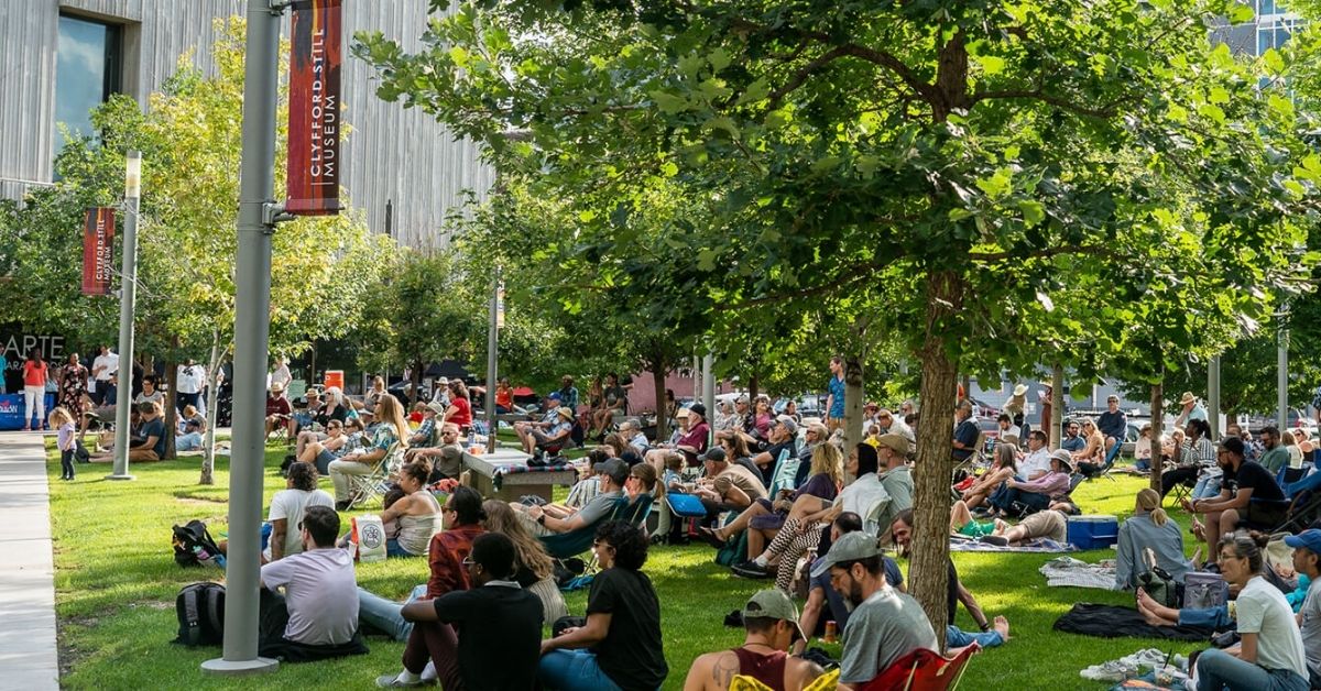 Summer Music Series: Julie Davis as Bluebook (solo)