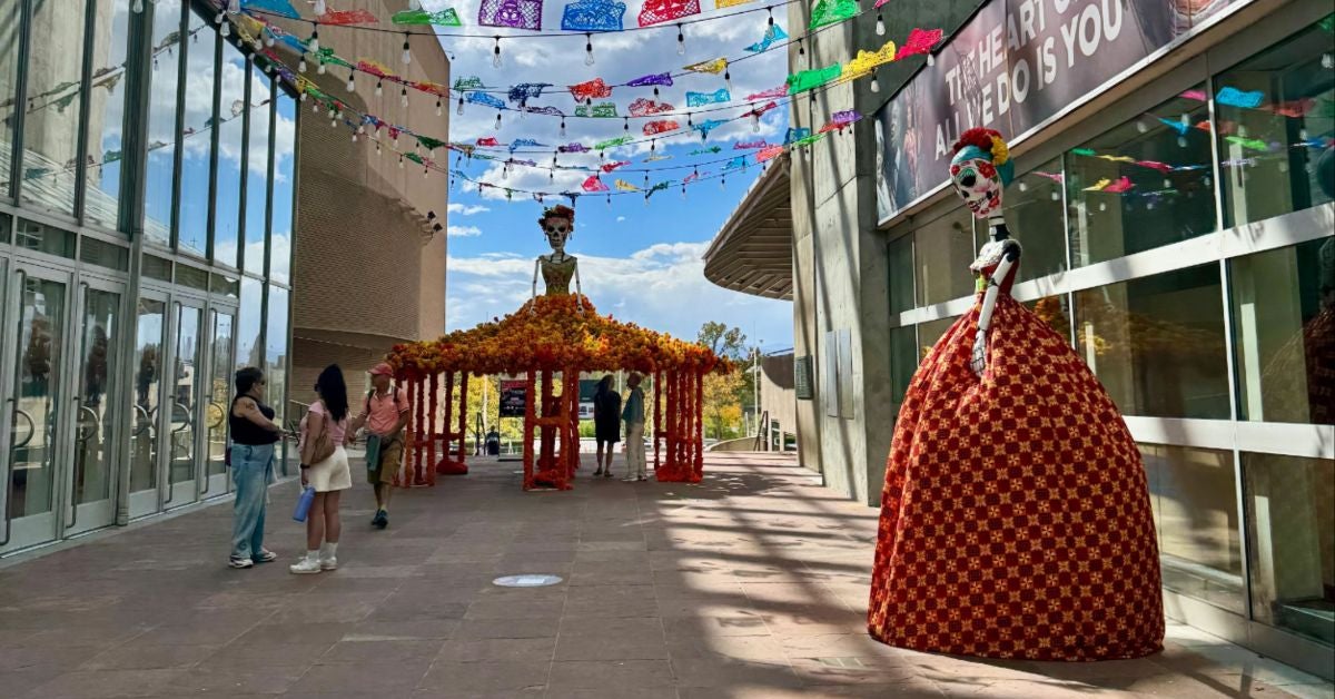 Catrinas en mi Ciudad Cultural Art Exhibit